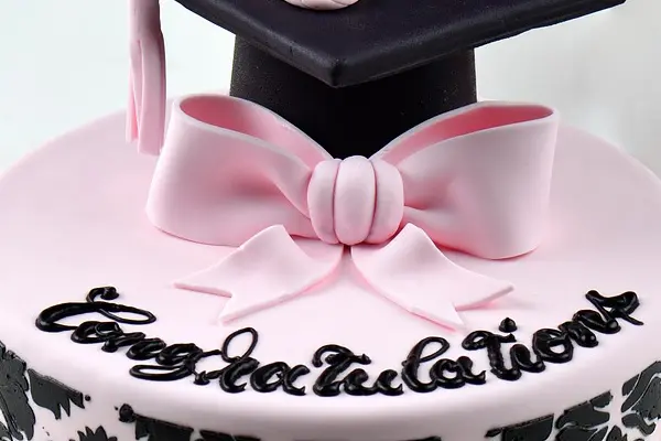 Imágenes con felicitaciones por concluir la Universidad para enviar.#SaludosPorGraduación,#FrasesPorGraduación,#MensajesPorGraduación,#FelicitacionesParaGraduados